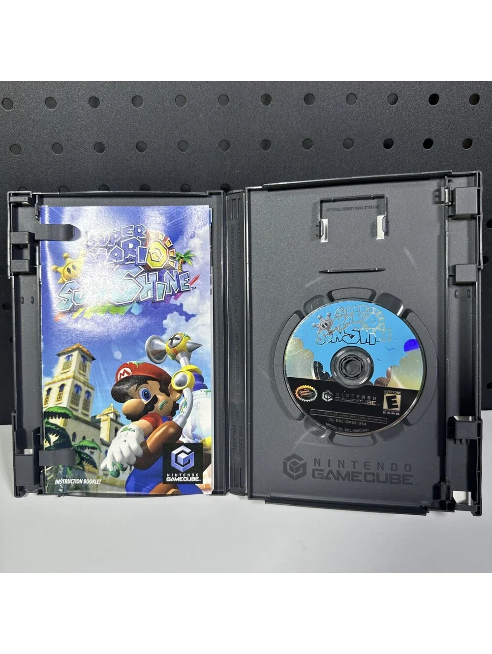 Nintendo Super Mario Sunshine Player's Choice GameCube With Manual